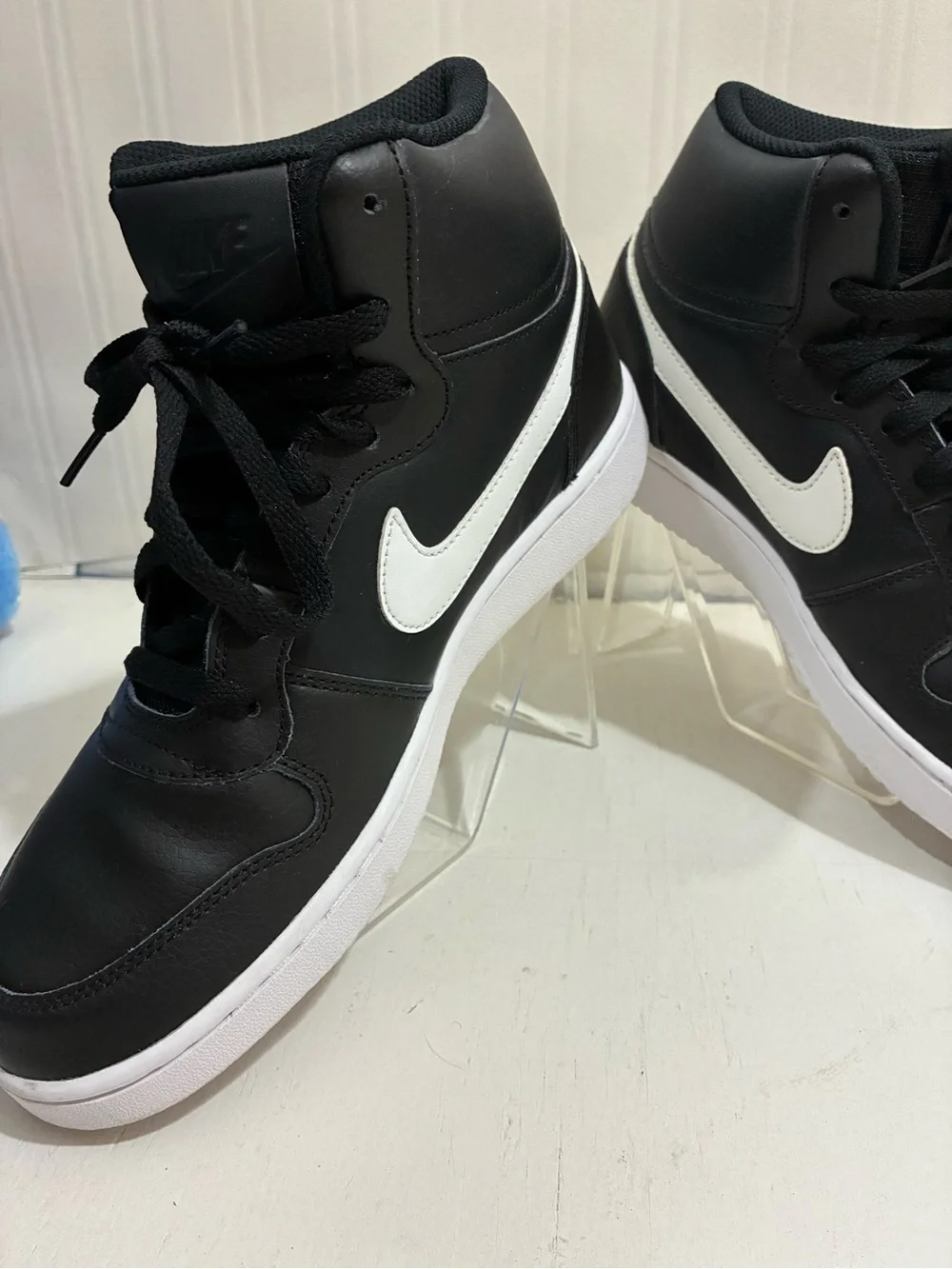 Nike sleek high